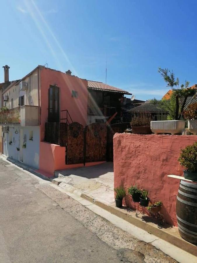 Santadi Stanza Del Viggiatore מראה חיצוני תמונה